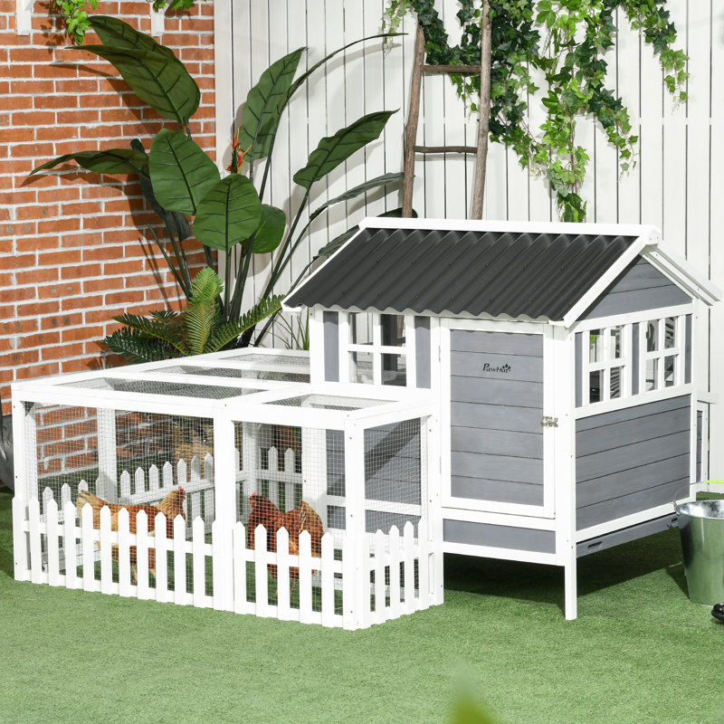 Tucker Murphy Pet™ Demecia 27.64 Square Feet Chicken Coop with Chicken Run Wayfair Canada